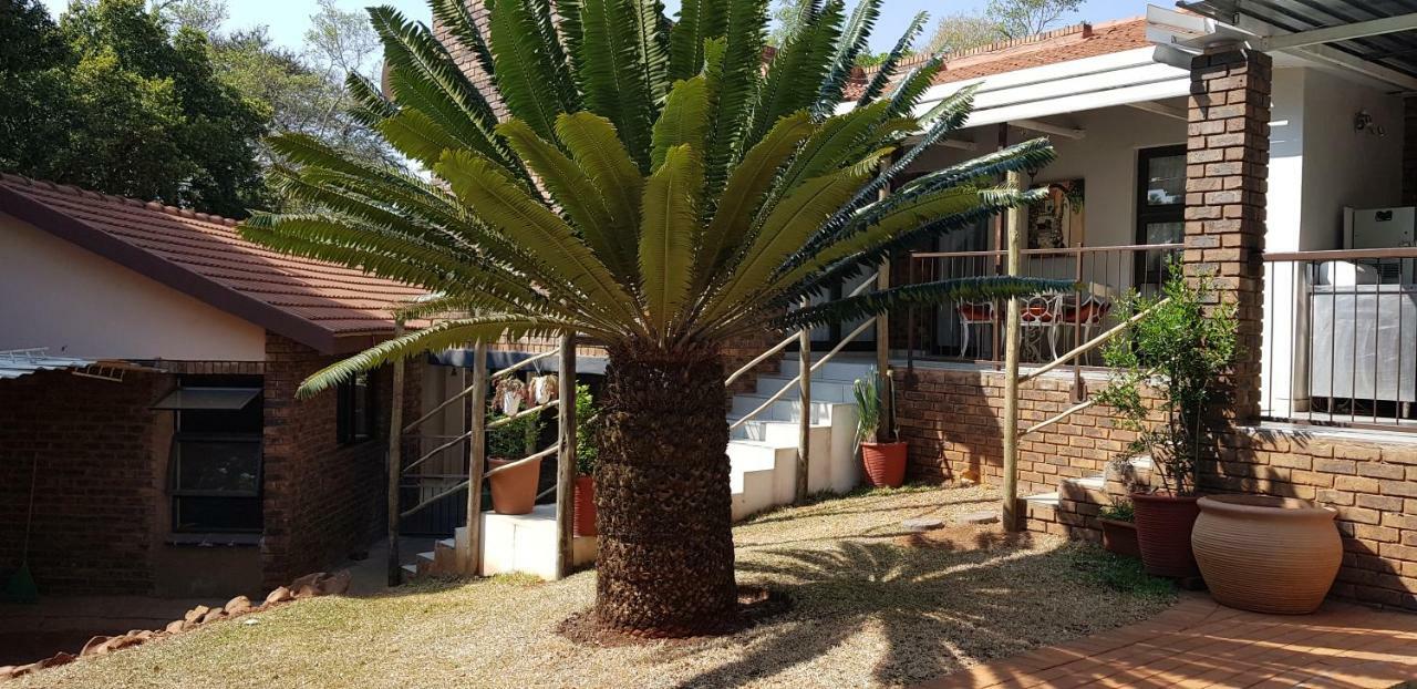 House Mulberry Guesthouse Pretoria Exterior photo